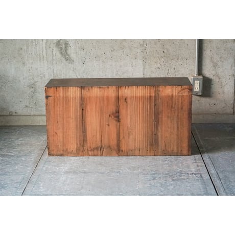 棚　Wooden shelf