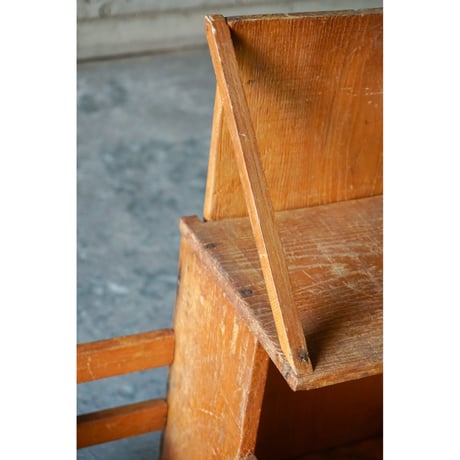 本立て　Book stand