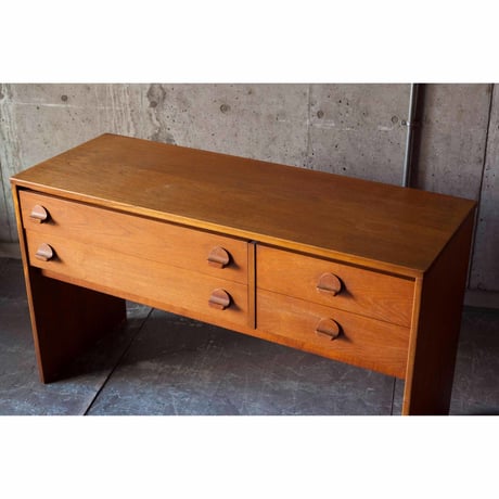 イギリス STAG社 チェスト