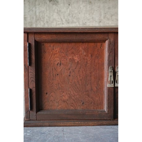 戸棚 Cabinet