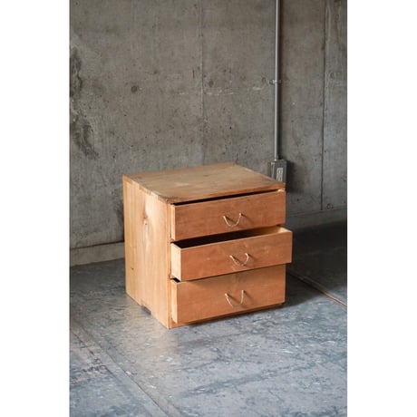 引き出し棚　Drawer