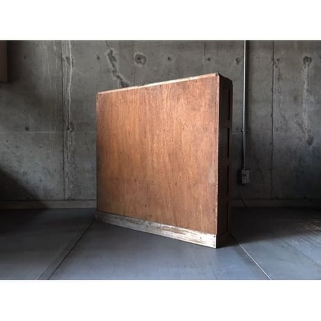 ガラス戸棚