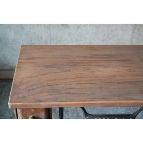 ミシン脚テーブル