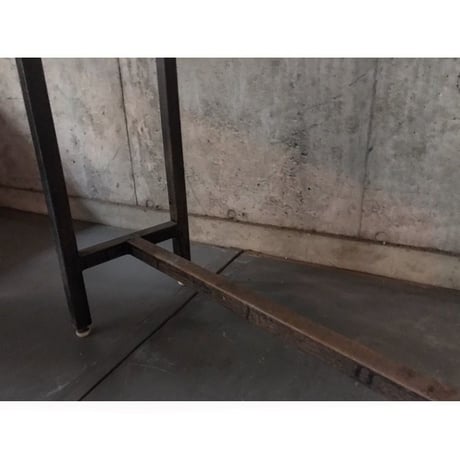 鉄脚テーブル