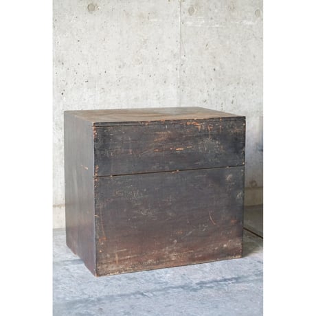 引き出し棚　Drawer