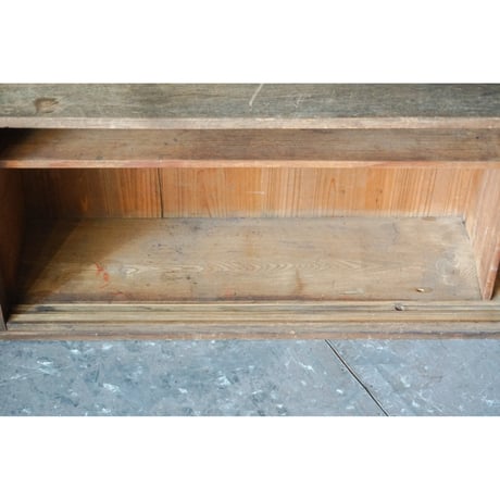 戸棚　Wooden shelf