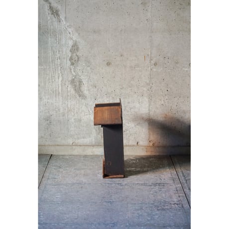 厨子　Wooden object