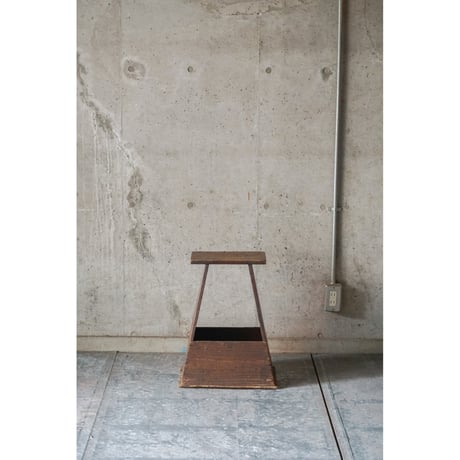 台　Wooden stand