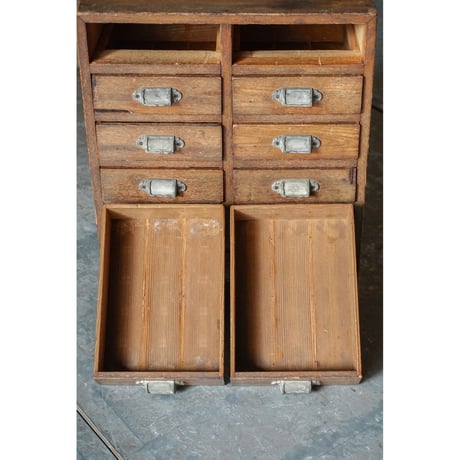 引き出し棚　Drawer