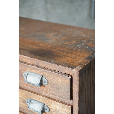 引き出し棚　Drawer