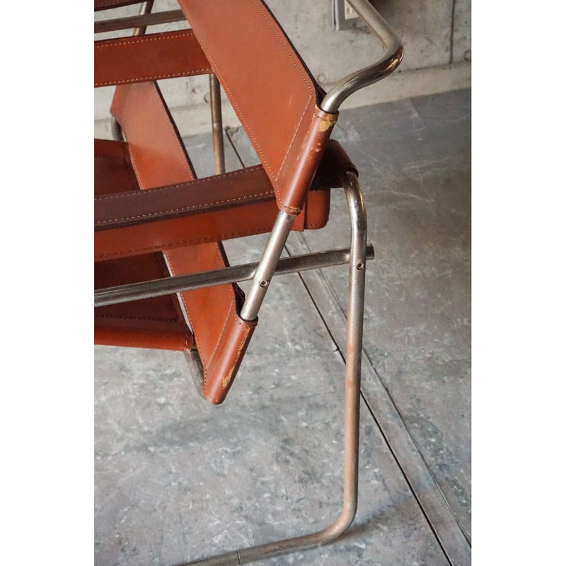 マルセル・ブロイヤー　ワシリーチェア　世界初のスチールパイプ椅子 マルセル・ブロイヤー ワシリーチェア 世界初のスチールパイプ