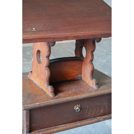 書見台 Wooden stand