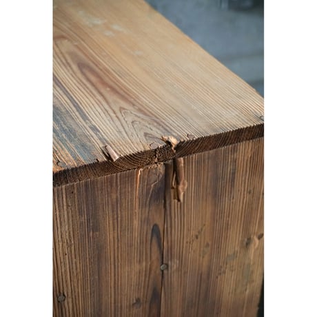 棚 Wooden shelf