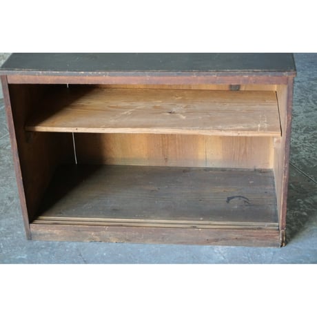 戸棚 Cupboard