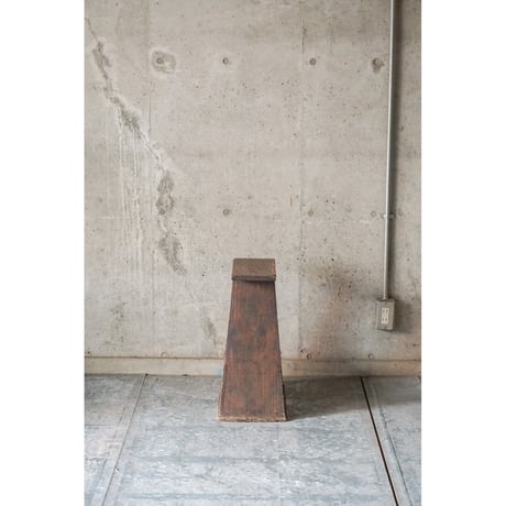 台　Wooden stand