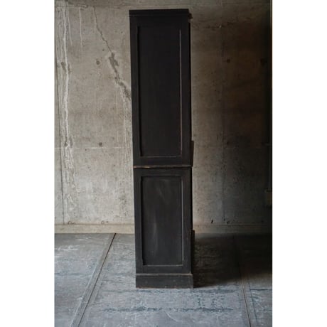 ガラス戸棚