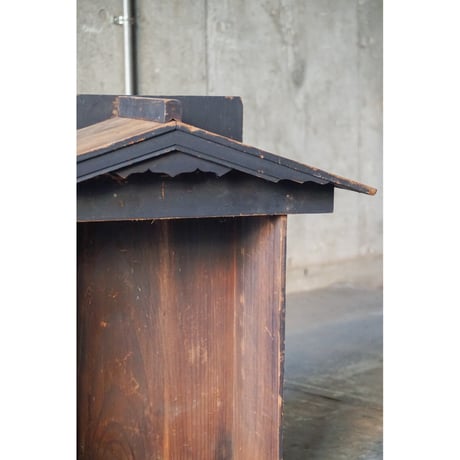 厨子　Wooden object