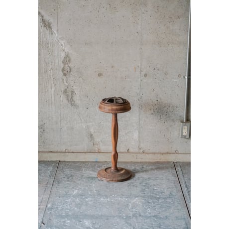 スタンド灰皿　Standing ashtray