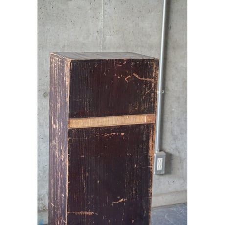 棚 Wooden shelf