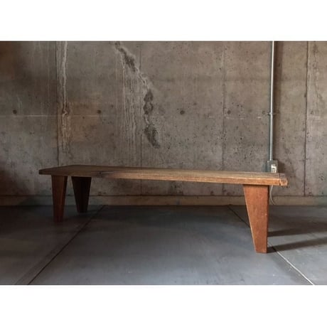 ベンチ