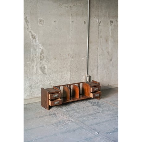 本立て　Book stand