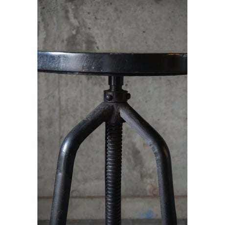アイアンスツール　Stool
