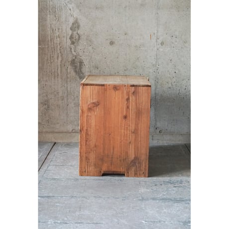 戸棚 Wooden shelf