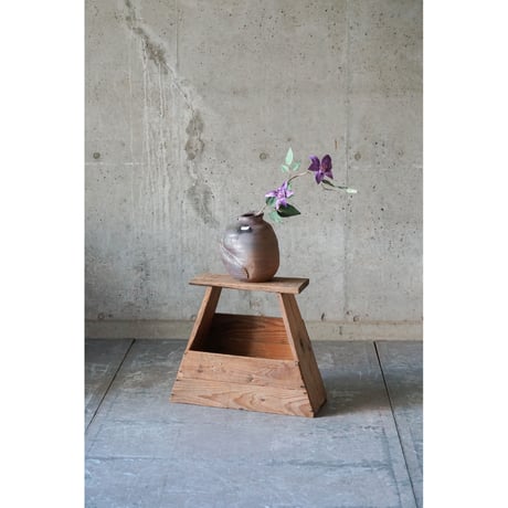 台 Wooden stand