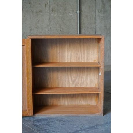 戸棚　Wooden shelf
