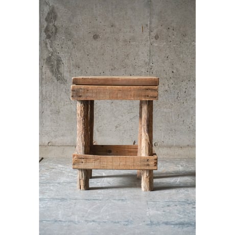 台 Wooden stand