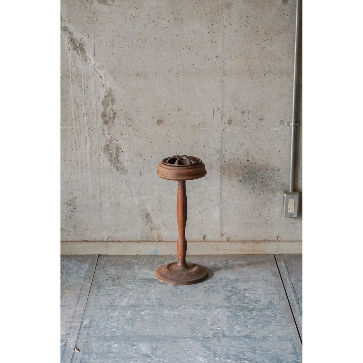 スタンド灰皿 Standing ashtray | SOWGEN