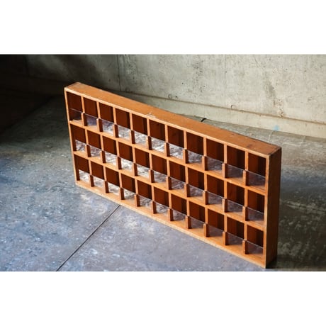 陳列棚　Display shelf