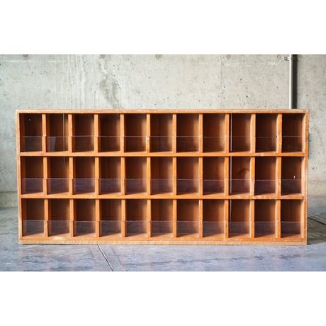 陳列棚　Display shelf