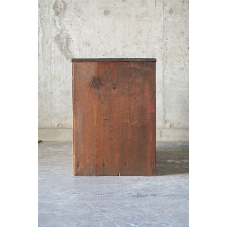 戸棚 Cupboard