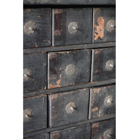 薬箪笥　Medicine cabinet