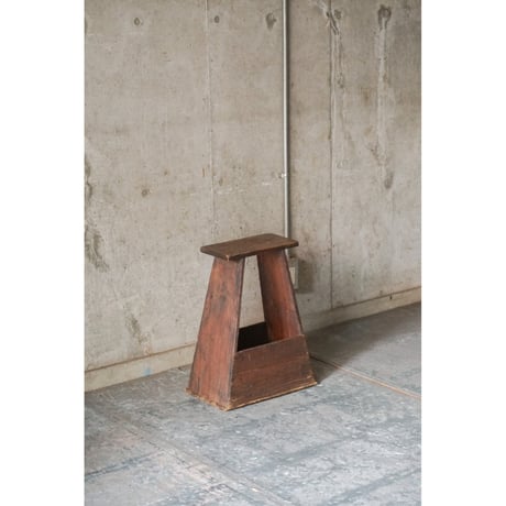 台　Wooden stand