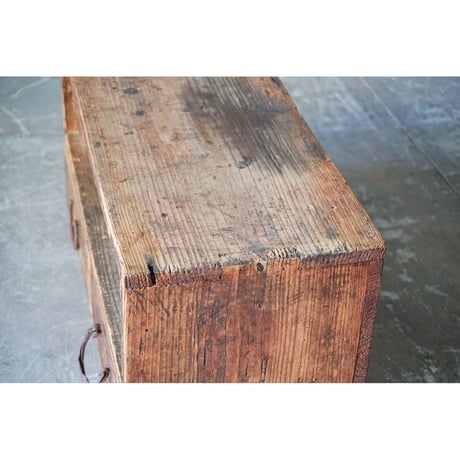 収納棚 Wooden shelf