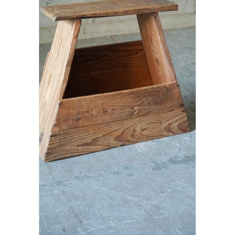 台 Wooden stand