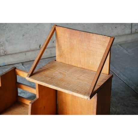 本立て　Book stand