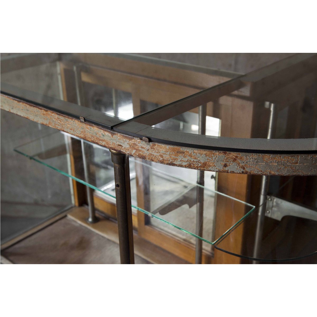 たばこ屋さんのショーケース | SOWGEN