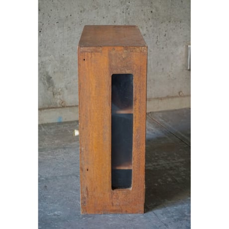 戸棚　Wooden shelf