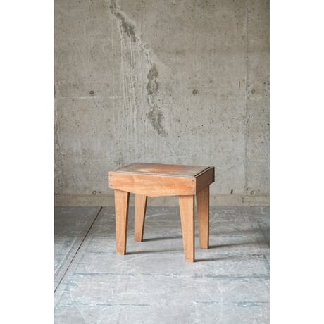台 Wooden stand