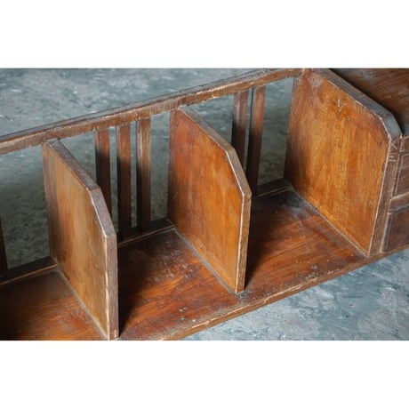 本立て　Book stand