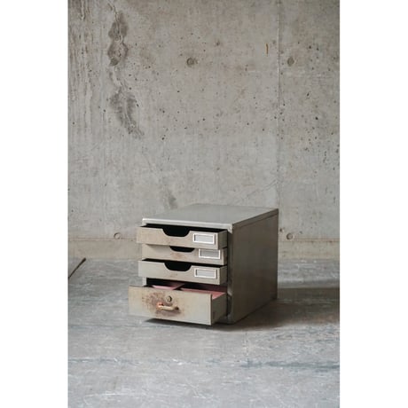 アイアンドロワーズ Iron drawer