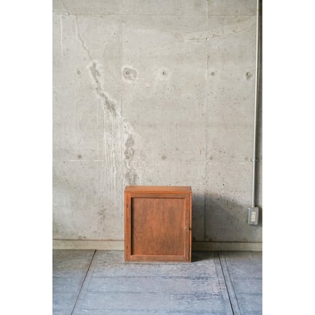 戸棚　Wooden shelf