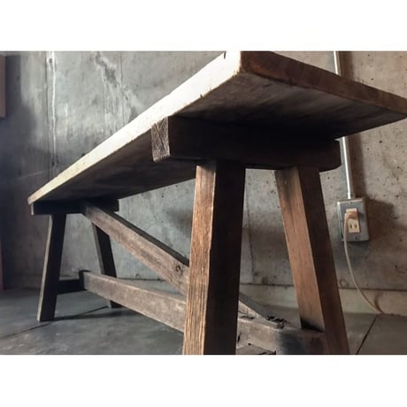 ベンチ