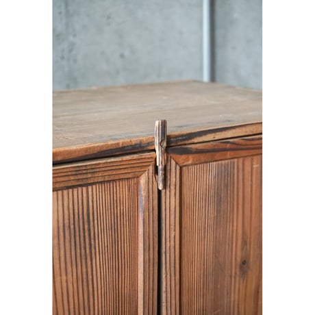 戸棚 Wooden shelf