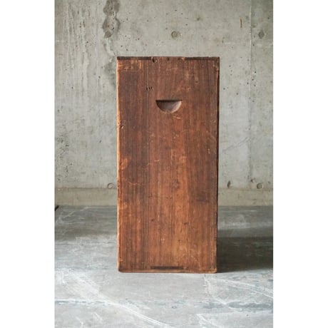 書類棚 Filing cabinet