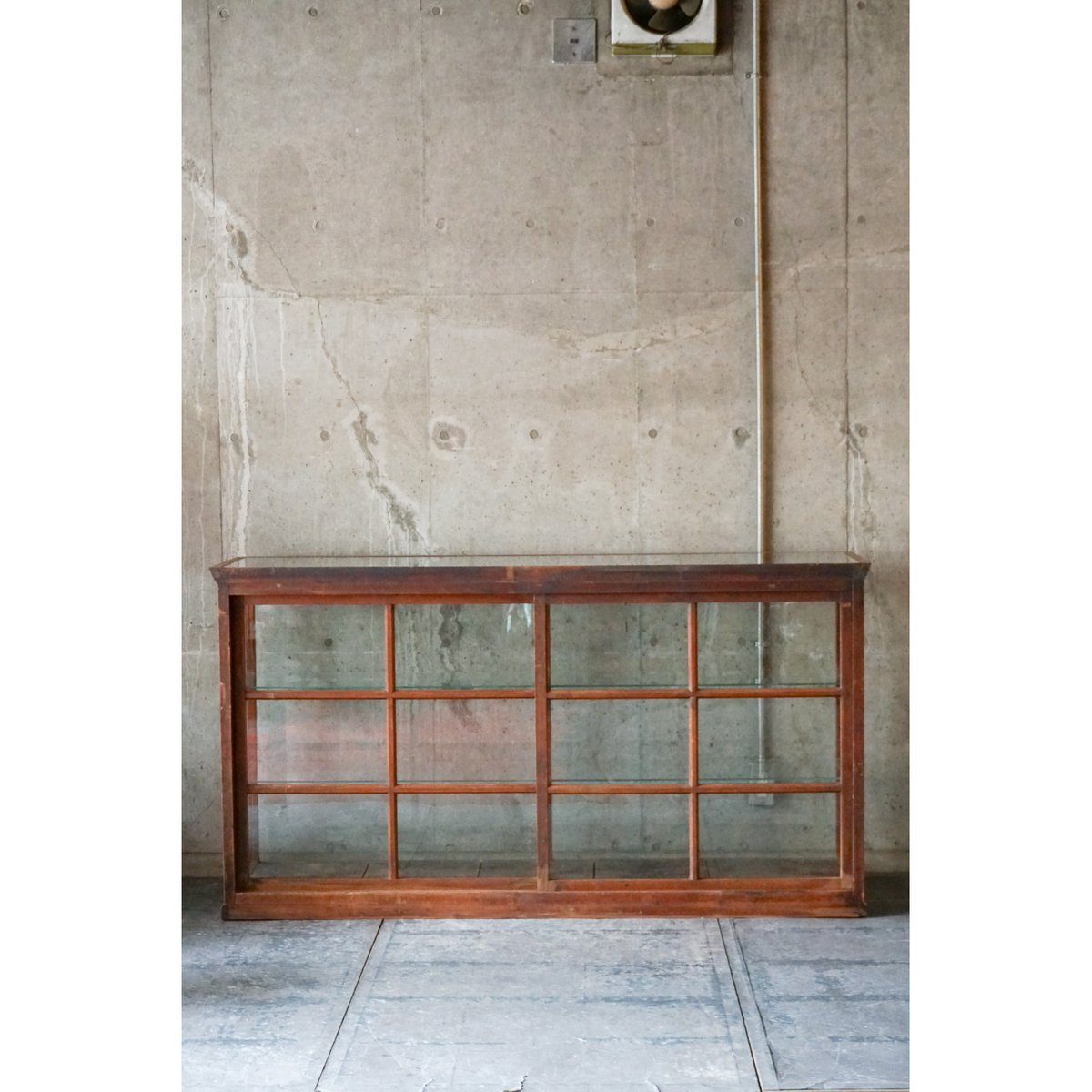 世田谷ベース 棚 ビンテージ　ショーケース 世田谷ベース 棚 ビンテージ ショーケース ショーケース | SOWGEN