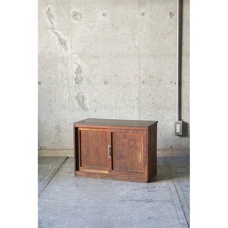 戸棚 Cupboard